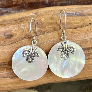 ER 15552 MP-(HANDMADE 925 BALI STERLING SILVER FILIGREE EARRINGS WITH MOTHER OF PEARL)